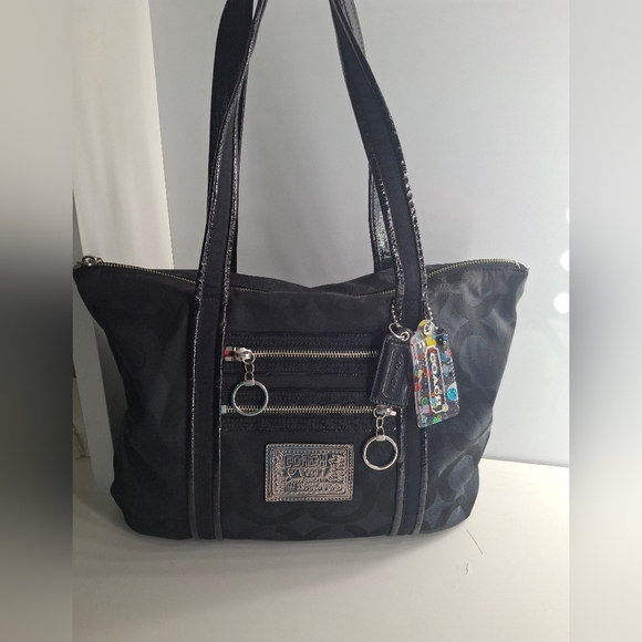 Coach Handbags - Coach Poppy Op Art Jacquard Signature Shoulder Bag 13826 EUC